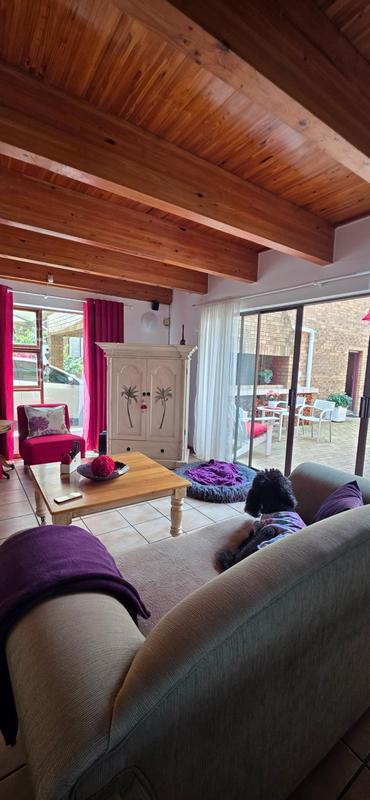 5 Bedroom Property for Sale in Glentana Western Cape